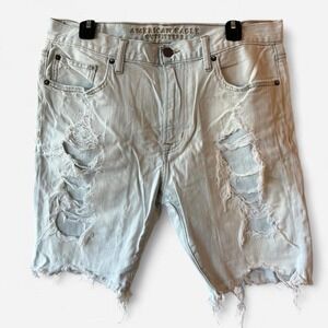 American Eagle Core Flex distressed light wash denim shorts jorts Sz 33